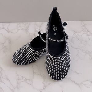 ⭕️ ZARA Girls Kids Black and Silver Studded Shoes Crystals